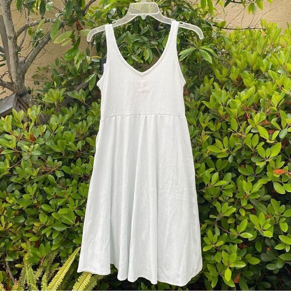 CHASER RIBBED OFF DOUBLE V TANK MIDI DRESS JASMINE. Size Small. NWT - Picture 4 of 6